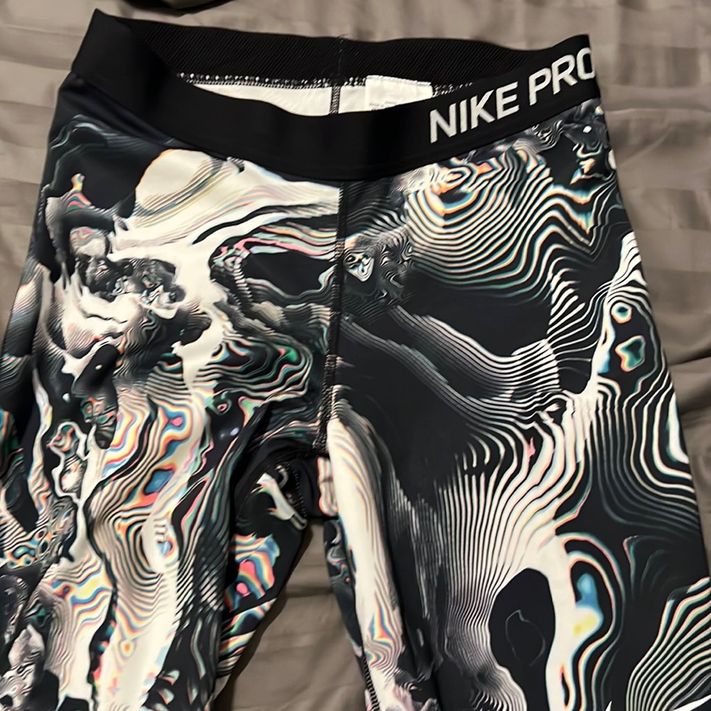 Nike pro driFit cropped leggings